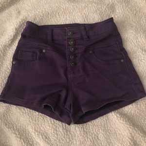 dELiA’s brand short. Size 0